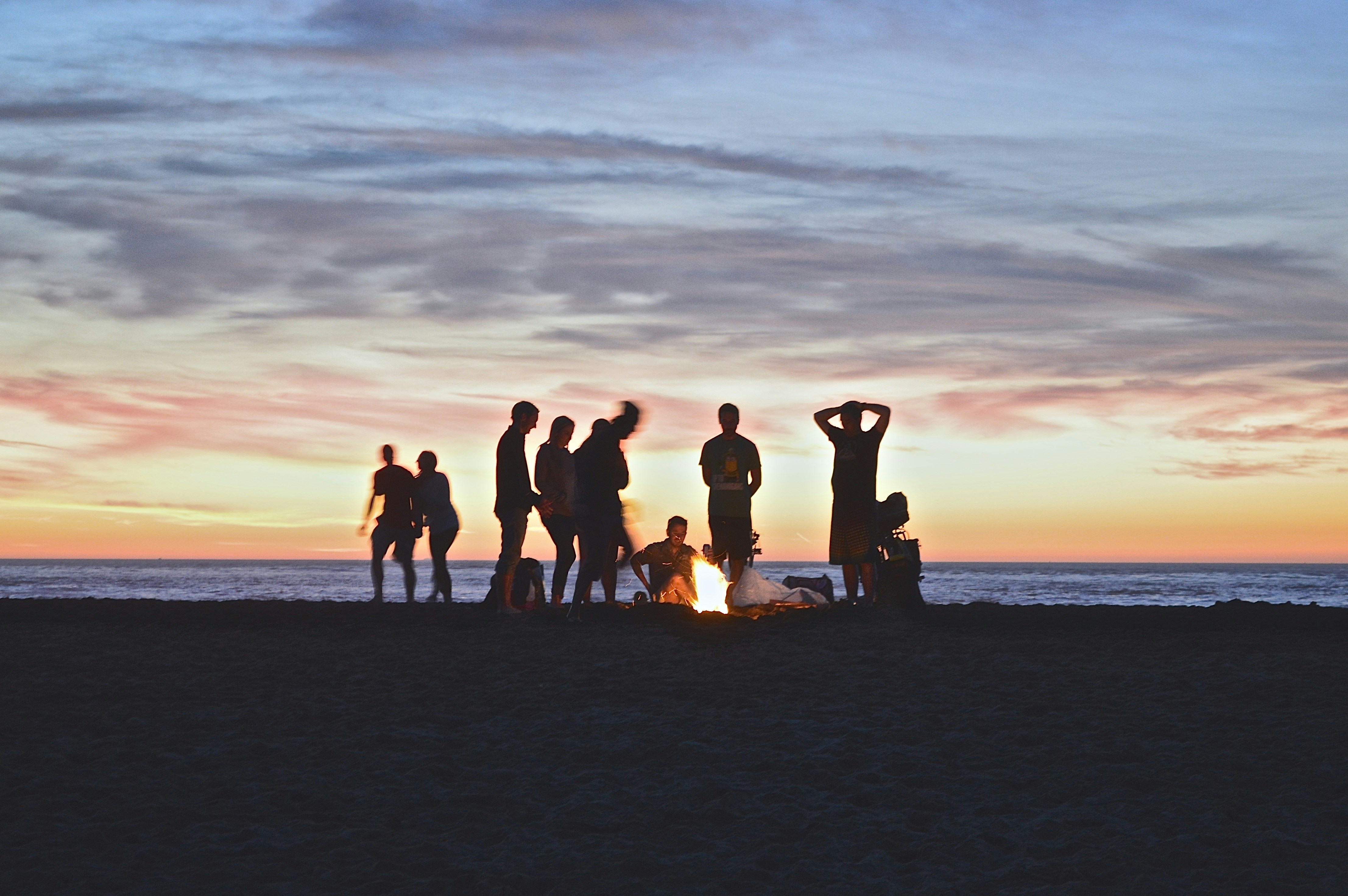 Houndie friends tracking and location sharing app screenshots